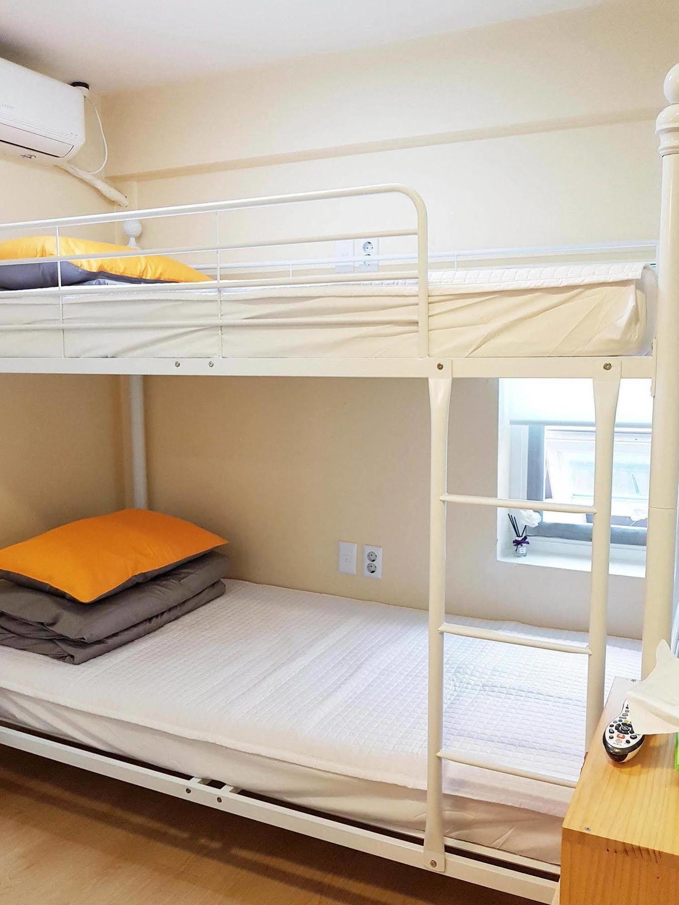 Gilbert Guesthouse โซล ภายนอก รูปภาพ